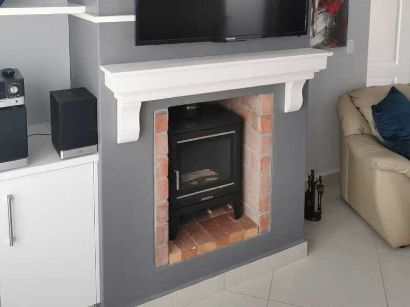 Fireplace mantel shelf